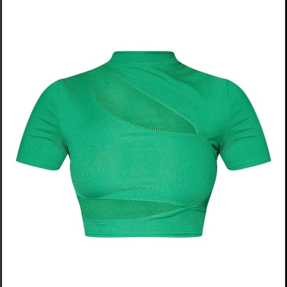Pretty Little Thing, BRAND NEW!! Women crop top